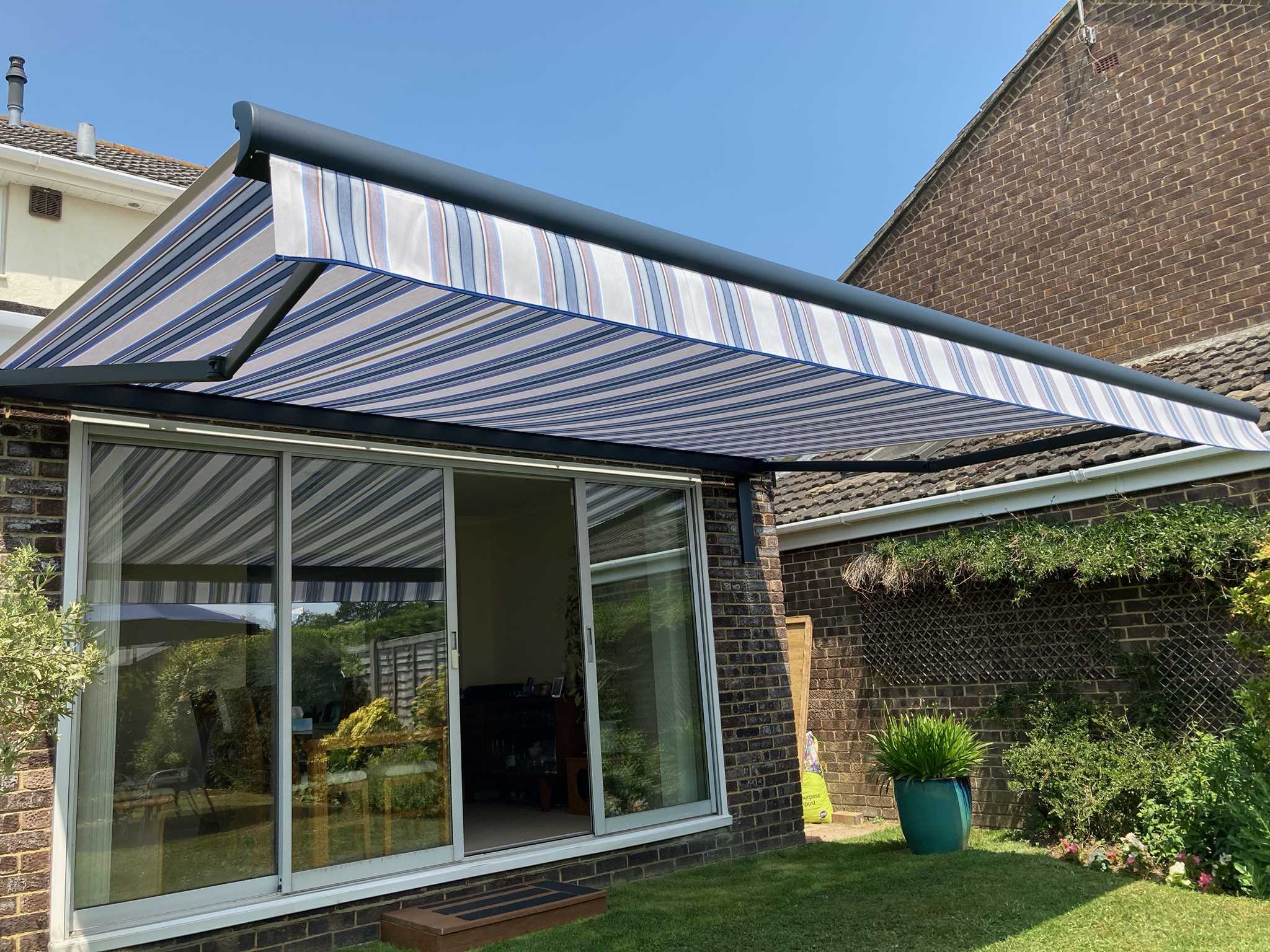 Awning with stripes